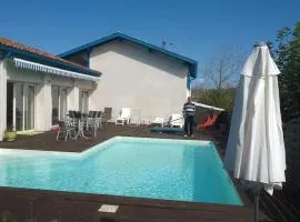 Maison de Vacances, Piscine et Spa