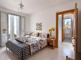 Coastal Chic Rooftop Vista Mare