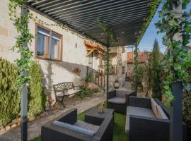 El Cedro, hotel i Abejar