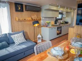 Gemütliches Hausboot Aquila Woma