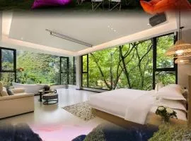 Yangshuo CloudVeil Grand Retreat-Oversized Suite-Private Jacuzzi-Infinity Pool-Lawn & Yulong Mountain Vista