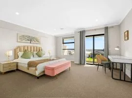 Luxury Spacious Family House Full of Love & Unity!