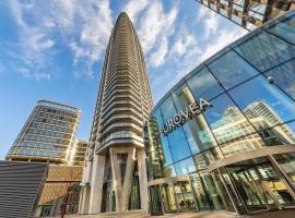 AC 2 room apartment with balcony, Eurovea Tower, hotel u gradu Petržalka