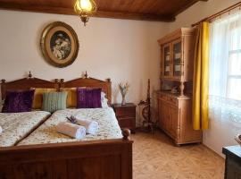 Stateček plný zvířátek, hotel a Žlebské Chvalovice