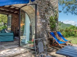 Mulino con piscina vicino Firenze, hotel din Londa