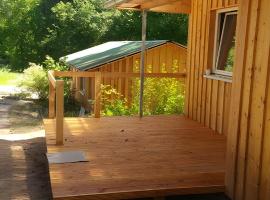 Bungalows im Grünen: Lychen şehrinde bir otel