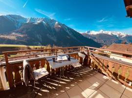 Davos Wiesen - Gemütliches Appartment mit traumhafter Aussicht - Sonnenbalkon - Wanderparadies、Wiesenのホテル