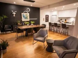 206 - Bright Modern Condo - Pool and River View
