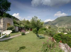 Chambres D'hôtes Le Bellevue -, Hotel in Montbrun-les-Bains