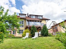 Ferienwohnung Alexandra، فندق في رينفيلدن