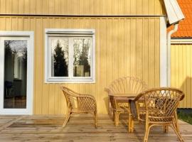 Swedish Country House Near the Ocean، فندق في Svängsta