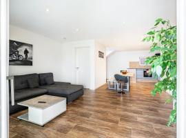 Marktl Ferienwohnung Innblick 90 qm, khách sạn ở Marktl