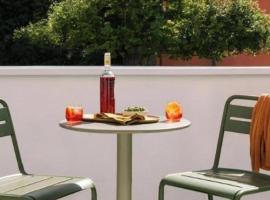 James Joyce Coffetel· Foshan Dali Guangfo Zhicheng Store, hotel i Yanbu