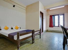 SPOT ON Padinjarekara Tourist Home, hôtel à Lālam