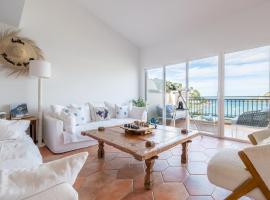 Beachfront Apartment Port de Soller, Hotel in Sóller