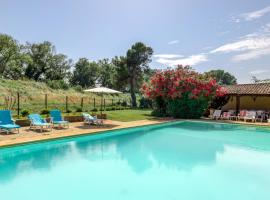 Camoin, hotell sihtkohas Fourques