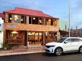 Nguyen Van Wooden House