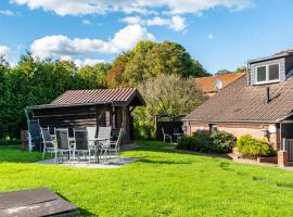 Nordsee Ferienwohnung Wattwurm, hotel i Thunum