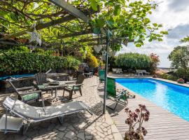 Queen Etna - Beautiful Pool, hotel a Viagrande