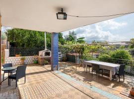 Holidayshouse, hotel a Ercolano