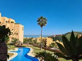 Superb 2-bed apartment in Duquesa