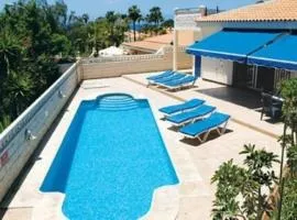 Cute Villa with private heated Pool
