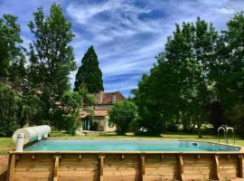 Domaine De La Sablière, hotel in Thiviers