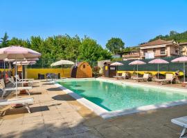 Appartamento Iris, hotel din Cisterna dʼAsti