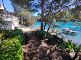 Perina Haven - Island Vis Beachfront, hotell i Rogačić