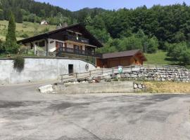 Gîte Chevenoz、Chevenozのホテル