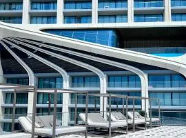 Mercury Suite Luxe Retreat wPool access by ArcoCollection