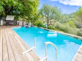 Cottage Provençal piscine et spa, hotel i Colomars