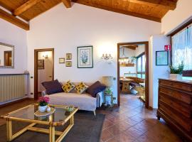 Casa Bruna - 100m dal Lago Maggiore، فندق في  Monvalle 