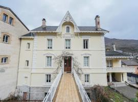 Appartement Pyrénées-Ariégeoises, hotel u gradu Luzenac