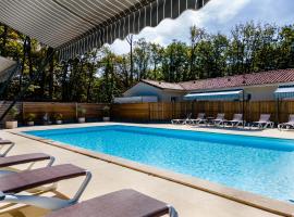 Gite 3 de l'Orée du Bois, hotel a Thenon