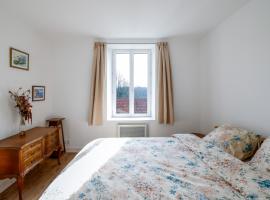 Chambre Calendula pleine nature, Hotel in Plougonven