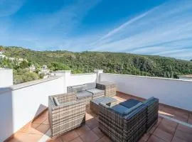 3 Bed Apartment In Benahavis