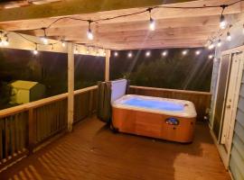Kimball에 위치한 호텔 Cottage 3 In Kimball ATV Fun and Rentals! Hot TUB