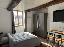 Chambres d'hôtes Le Plessis, Hotel in Frossay