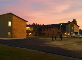 Evje Folkehøgskole, Hotel in Evjemoen