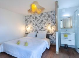 Petite maison, Rodez, Conques, Hotel in Valady
