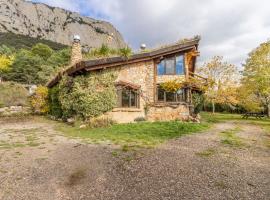 Cal Serrat โรงแรมในAbella de la Conca