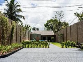 Villa R
