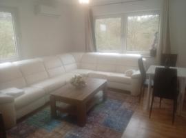 Fully Furnished 3-room Ground-floor, hotel din Marienheide