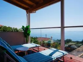 Art House with Seaview by Konnect, Spartylas