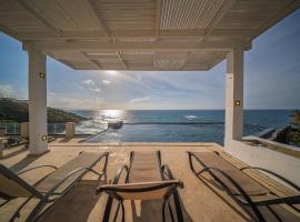 Villa Pantheon with Private Pool & Jacuzzi, hotel en Pomos