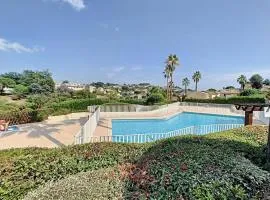 Lovely holiday home in Vence with access to pool