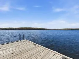 Quail Cove Oak Premium Lakefront Condo Boat Slip