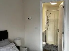 Bierton - Aylesbury Room Private bath and free parking