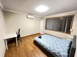 Spacious Queen Room, Auburn - A6